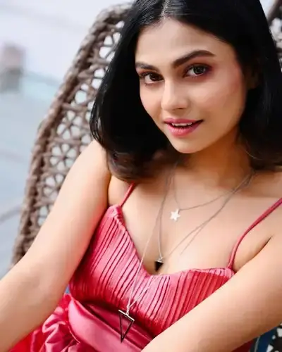 Escort Service Nakhatrana